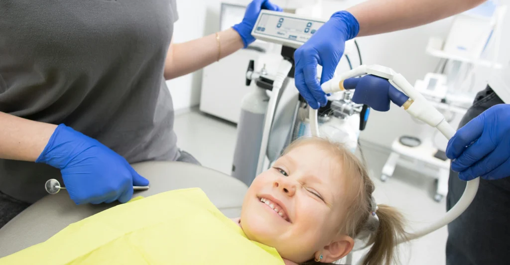 pedodontie beauchamp Pédodontie, prévention & suivi des jeunes patients Horizon Sourire | Chirurgiens-dentistes Beauchamp